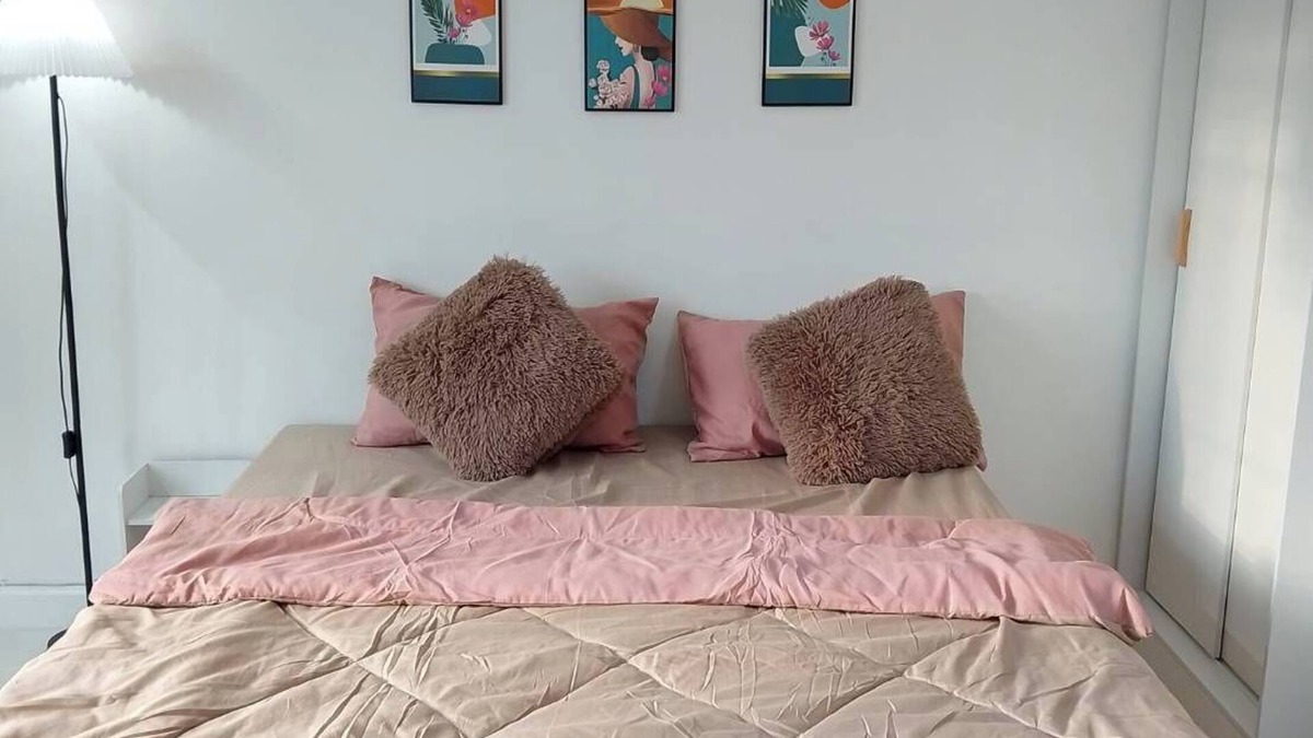 Ramkhamhaeng Condo | Cozy buddy flat on Ladphao road,near the sky train Yellow line ,Bangkok