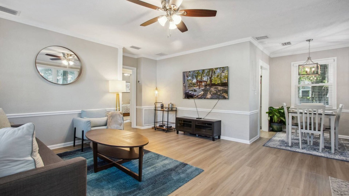 Murray Hill House | Cozy Bungalow, Fenced Yard, Small Pup Friendly, BBQ, Gazebo, Close to Downtown, Walk to Restaurants