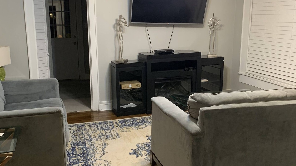 Minden House | Cozy, bungalow in downtown Minden.