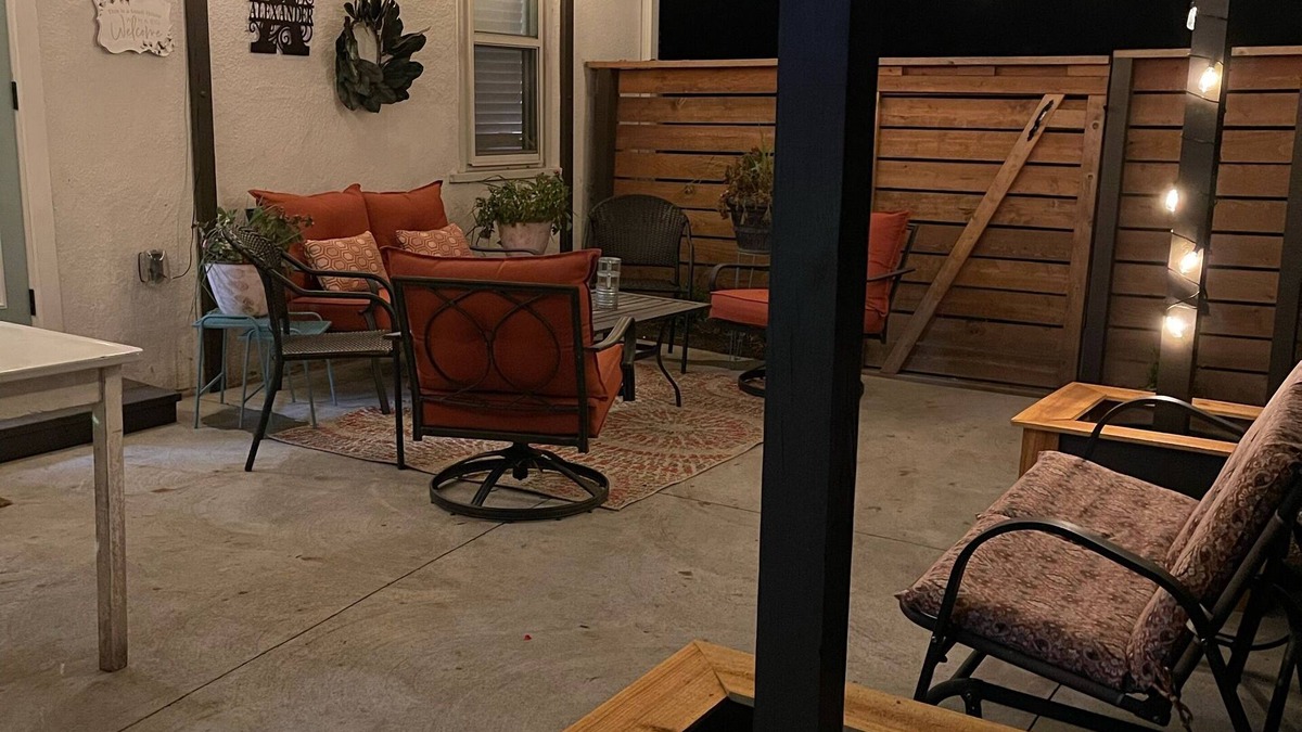 Louisburg House | Cozy Bungalow in the quaint small town of Louisburg!