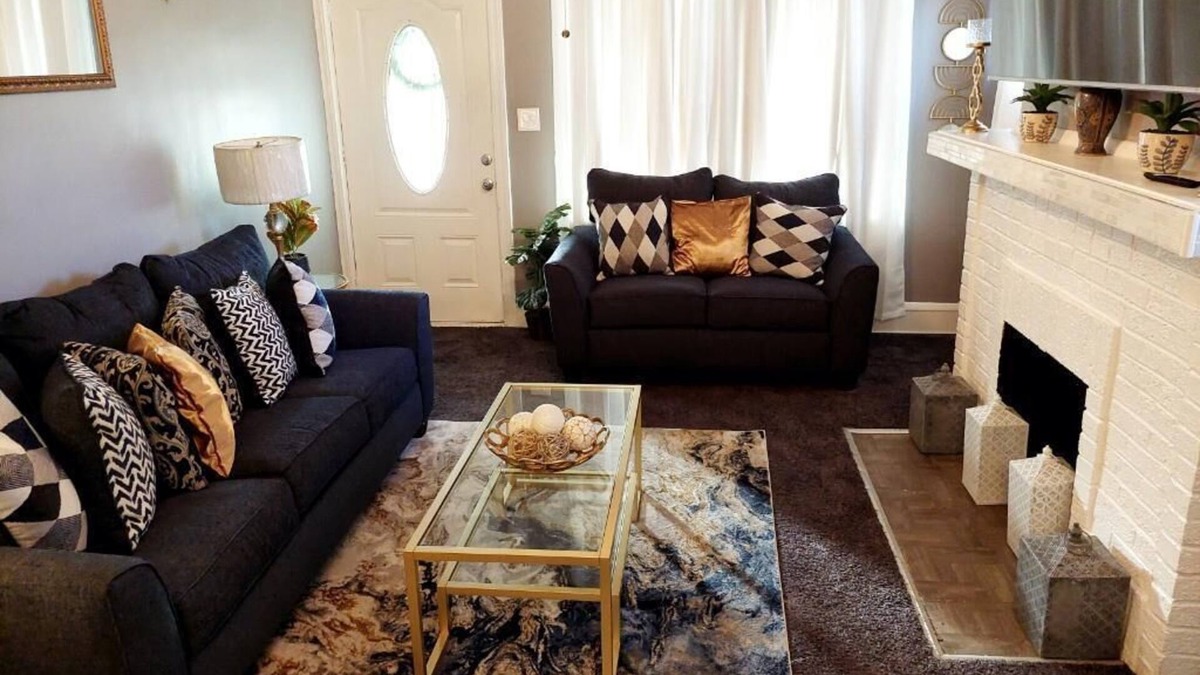 Euclid House | Cozy Bungalow Near Lake and downtown