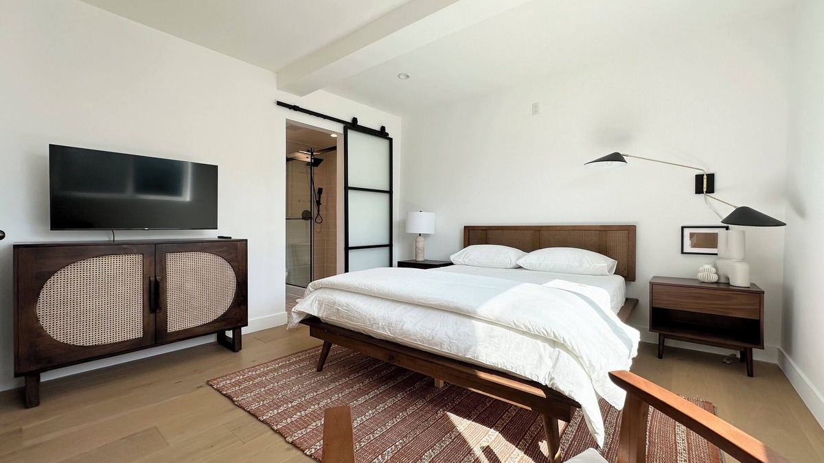Cypress Park House | Cozy Bungalow near Dodger’s Stadium, DTLA, Pasadena