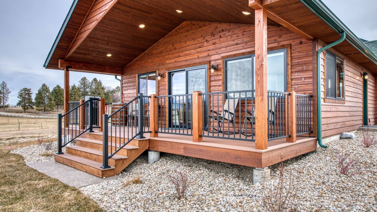 Corvallis House | Cozy bungalow with fantastic mountain views.