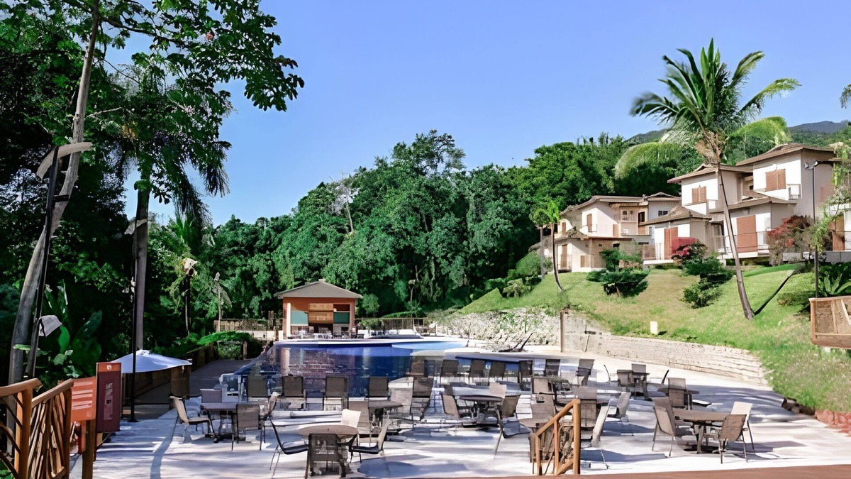 Veloso Condo | Cozy Bungalow with Hot Tub in Ilhabela