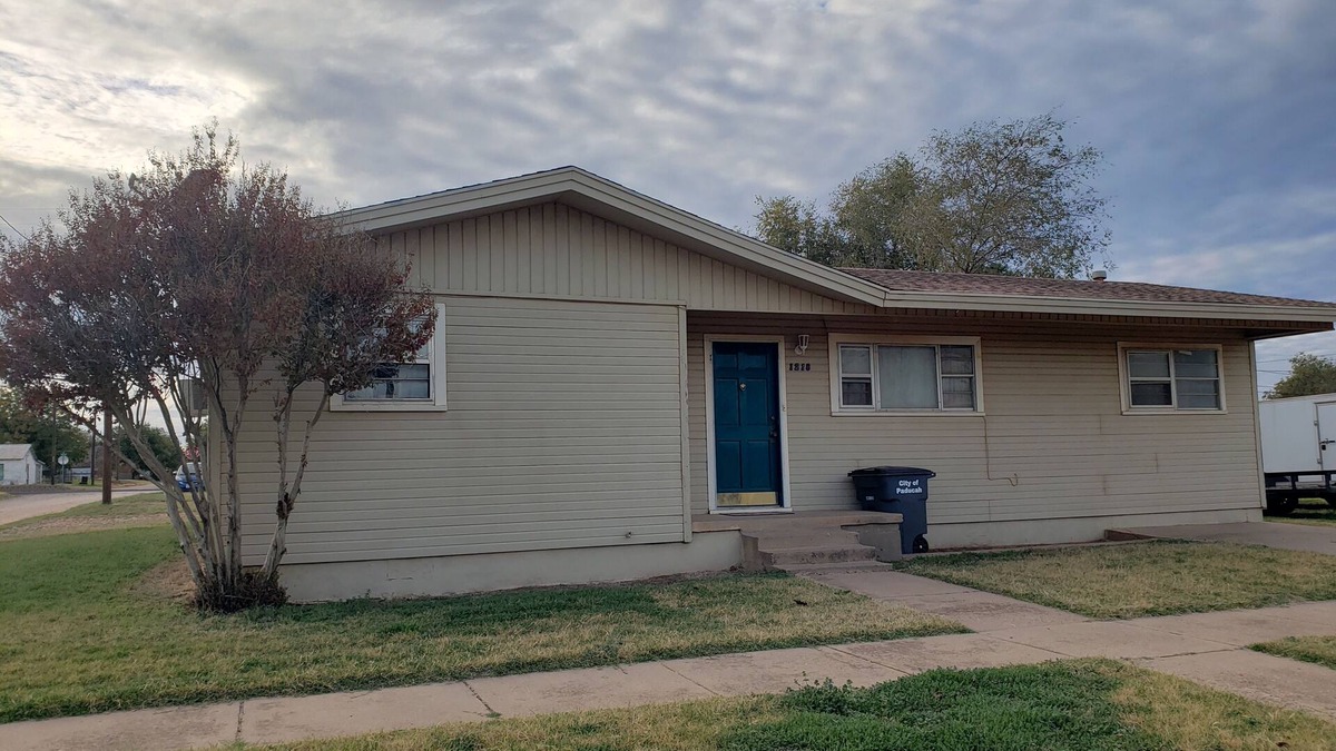 Chalk House | Cozy Bunkhouse in Paducah,Texas. Pet Friendly!