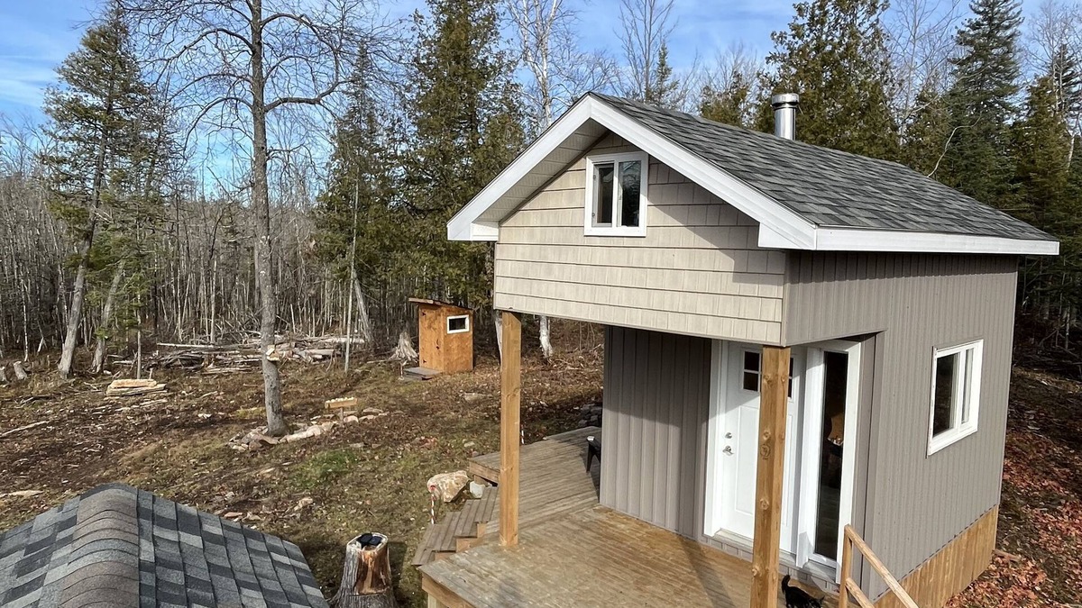 Woodview Cabin | Cozy bunkie on private land in Kawarthas