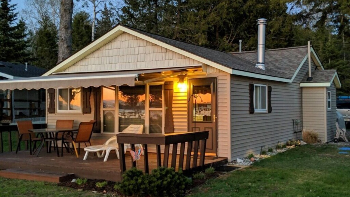 Indian River House | Cozy Burt Lake Cottage