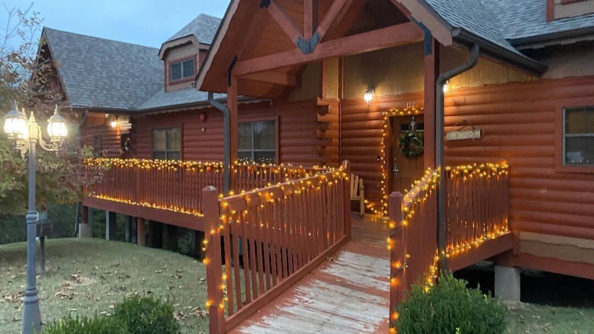 Branson Theater District Cabin | Cozy Cabin 2 - A Great Summer Family Place - Come Play and Stay!