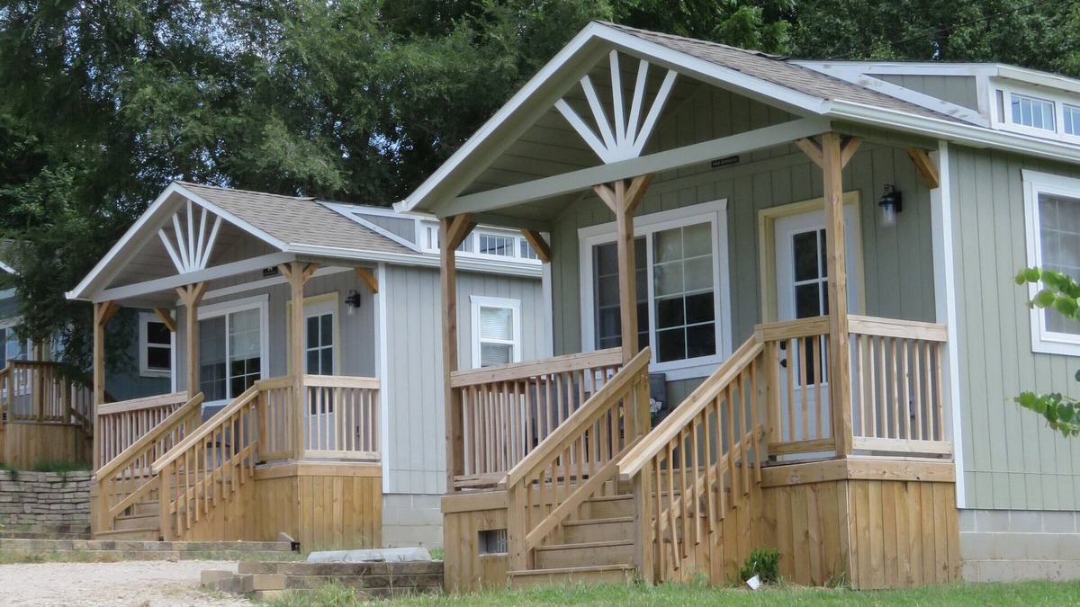 Nebraska City Cabin | Cozy cabin 2 in wonderful Nebraska City with WiFi, AC