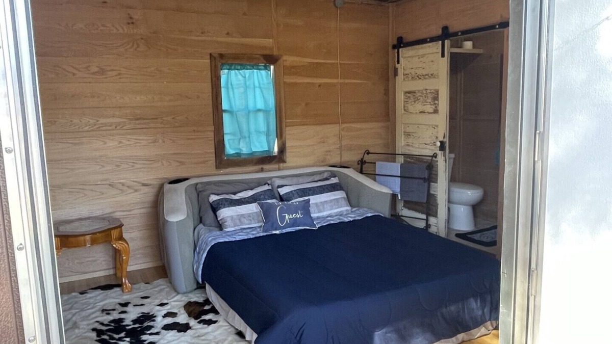 Vancleave Cabin | Cozy Cabin # 4 Located on The Bayou next 2 The Shed BBQ and Blues Joint