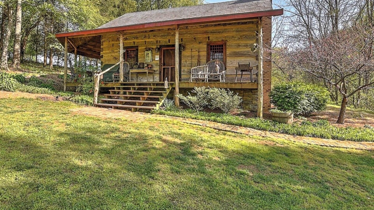 Limestone Cabin | Cozy Cabin at Historic Gillespie Stone House