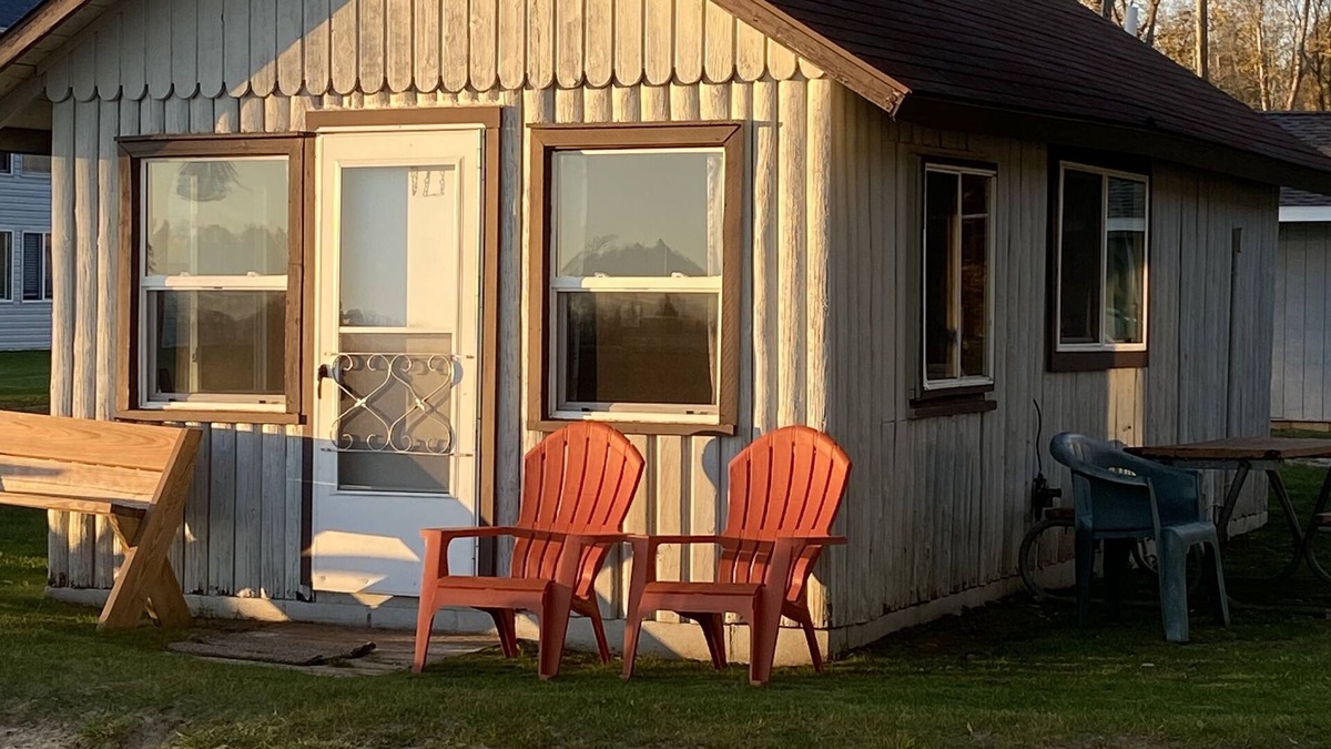 West Branch Cabin | Cozy Cabin at Water’s Edge: Sandy Beach, Kayaks, and Fun for the Whole Family