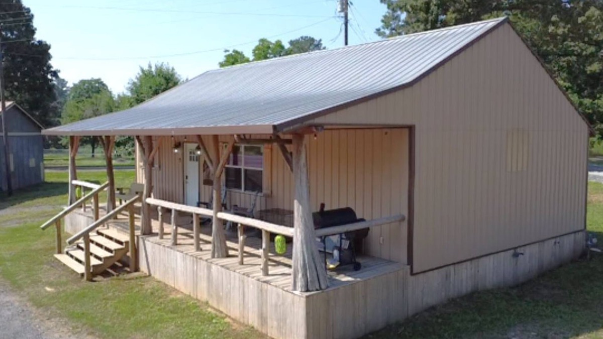 Kildare Cabin | Cozy Cabin central to Jefferson, Atlanta, Caddo Lake, Marshall & Linden