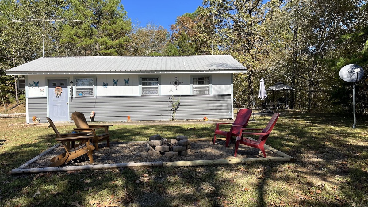 Board Camp House | Cozy cabin for 2!