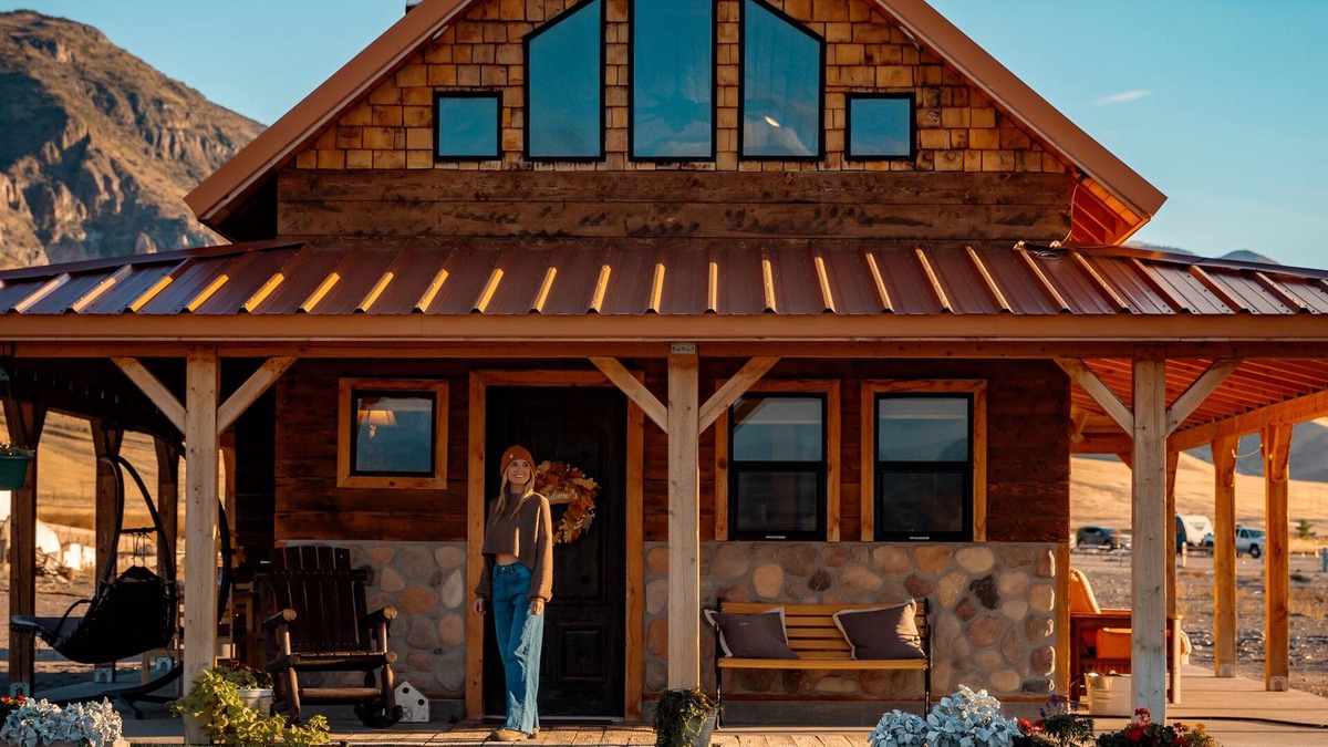 Monroe Cabin | COZY Cabin for Couple Getaways-4 min to Hot Springs-Central to Utah's Mighty 5