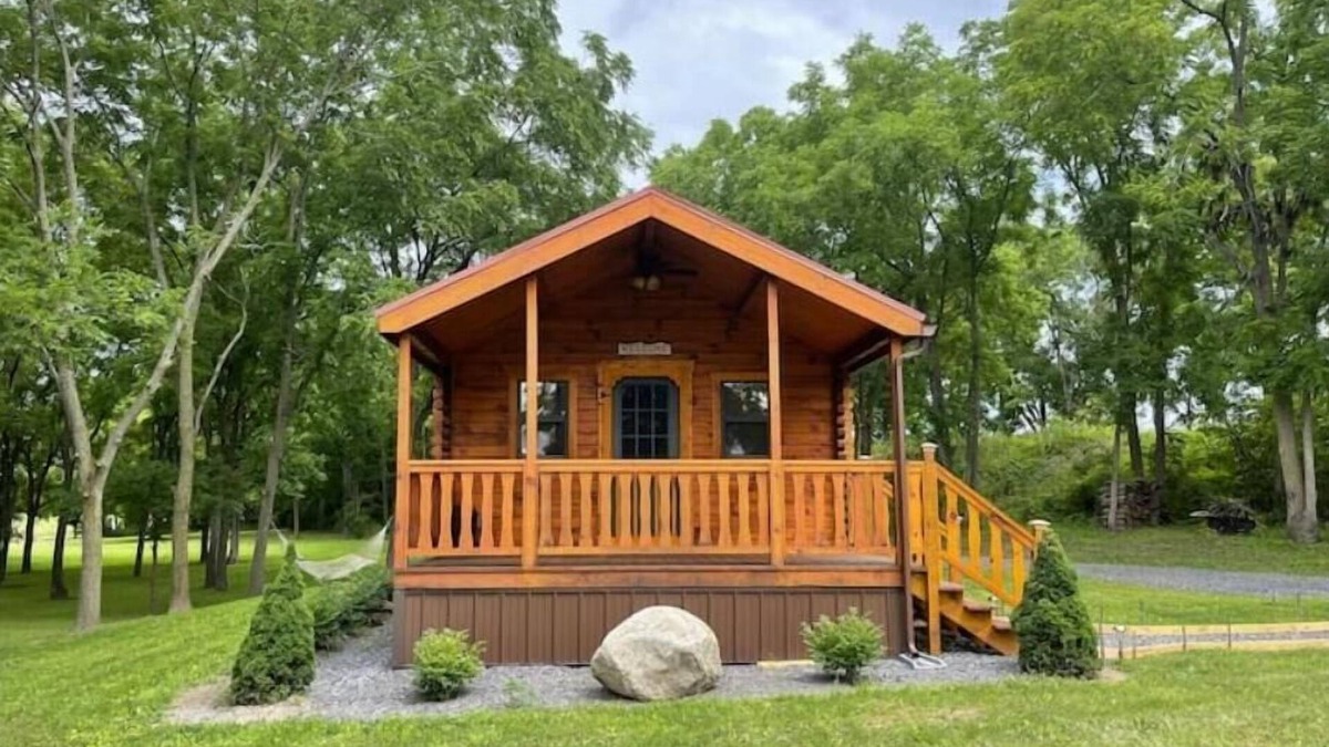 Teall Beach Cabin | Cozy Cabin get away to Finger Lakes Wine Country