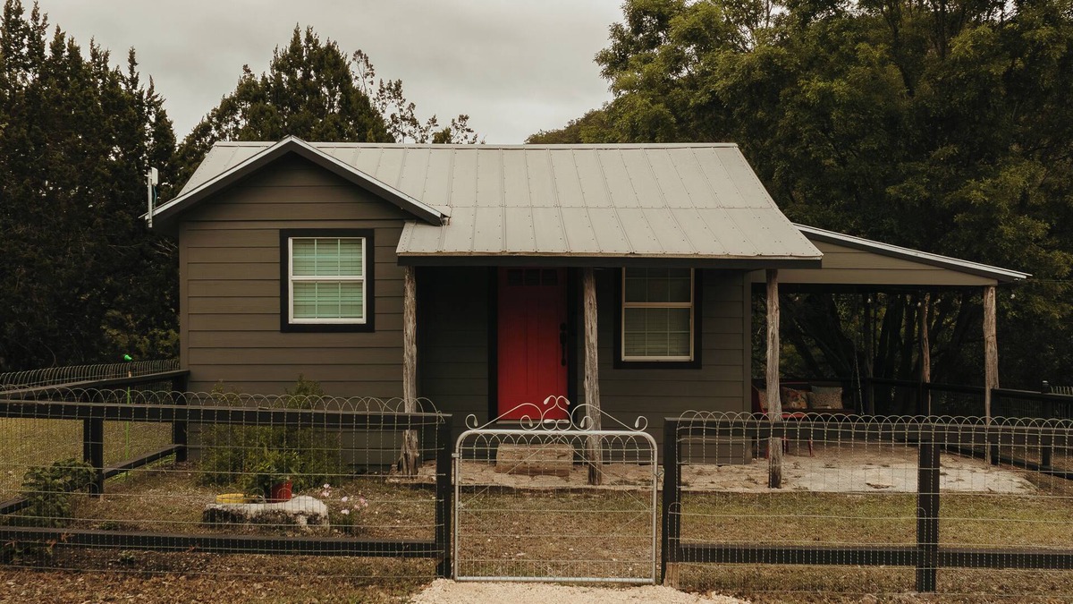 Uvalde Cabin | Cozy Cabin & Hiker's Paradise on 6,000 Acre Ranch