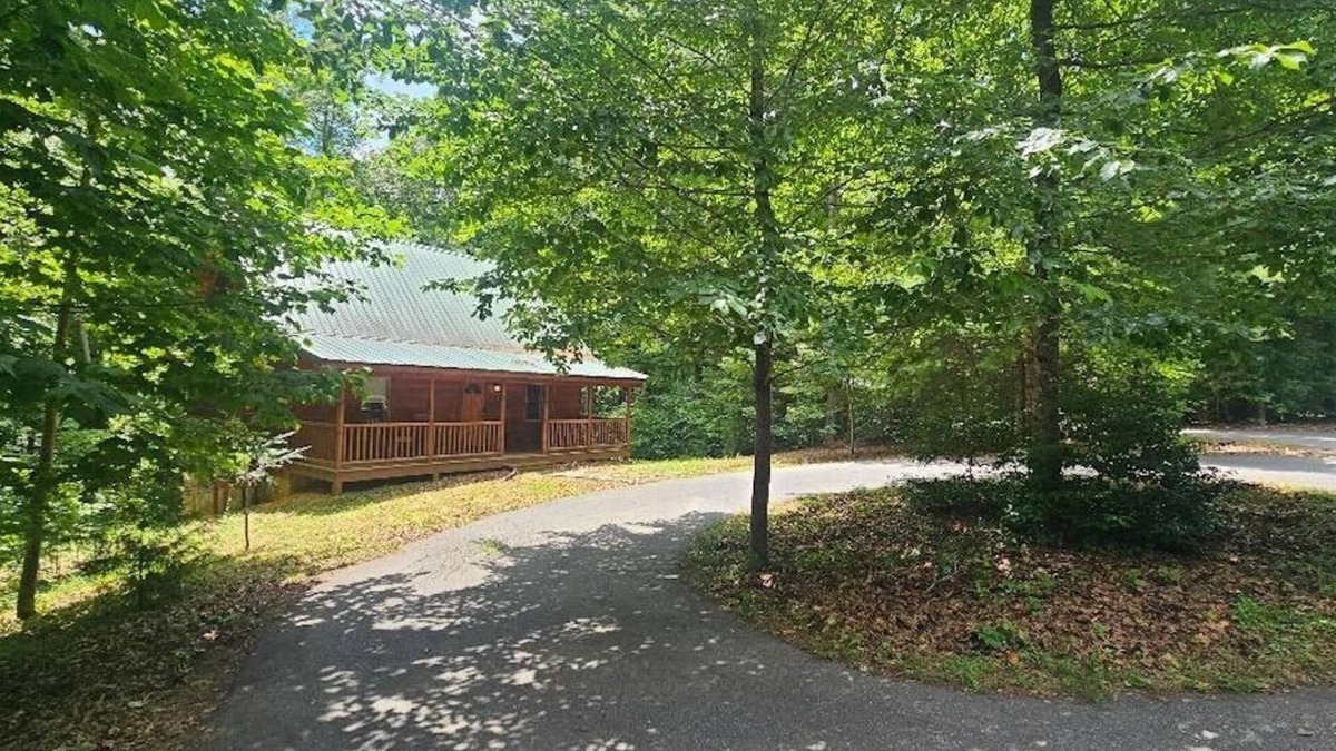 Reserve at Fairystone Cabin | Cozy cabin in a beautiful rustic community w lakes, mountains, wineries & more.