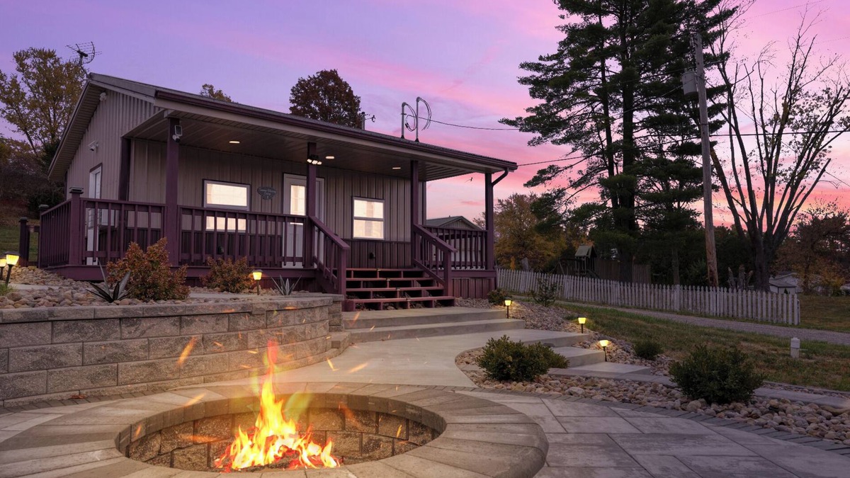 Senecaville Cabin | Cozy cabin in delightful Senecaville with WiFi, AC