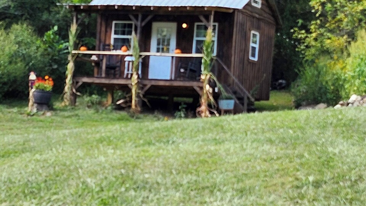 Smith Cabin | Cozy Cabin in East Tennessee