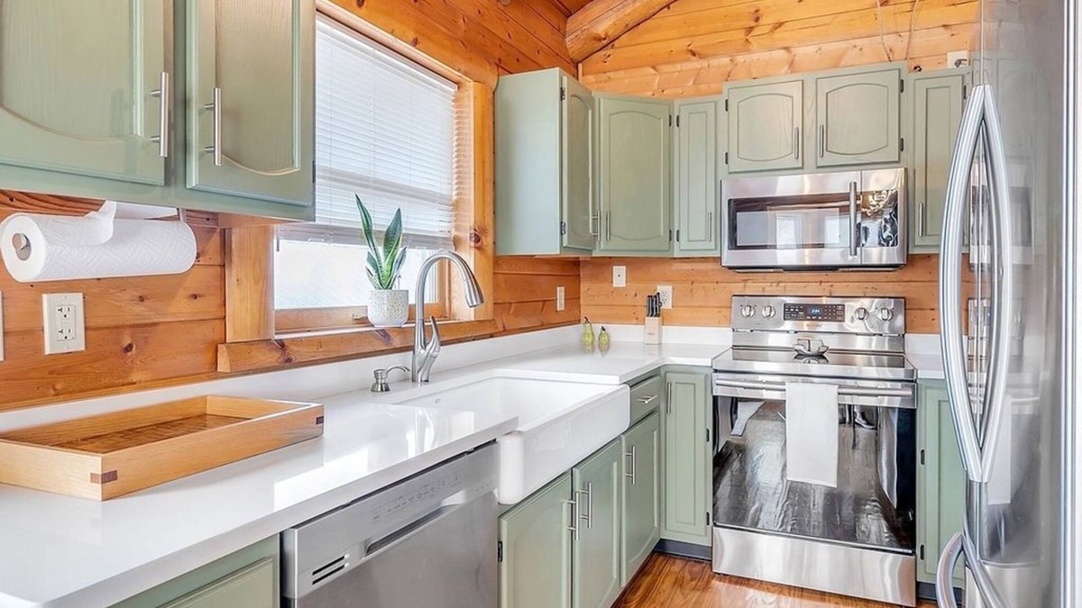 Midway Cabin | Cozy cabin in the heart of horse country