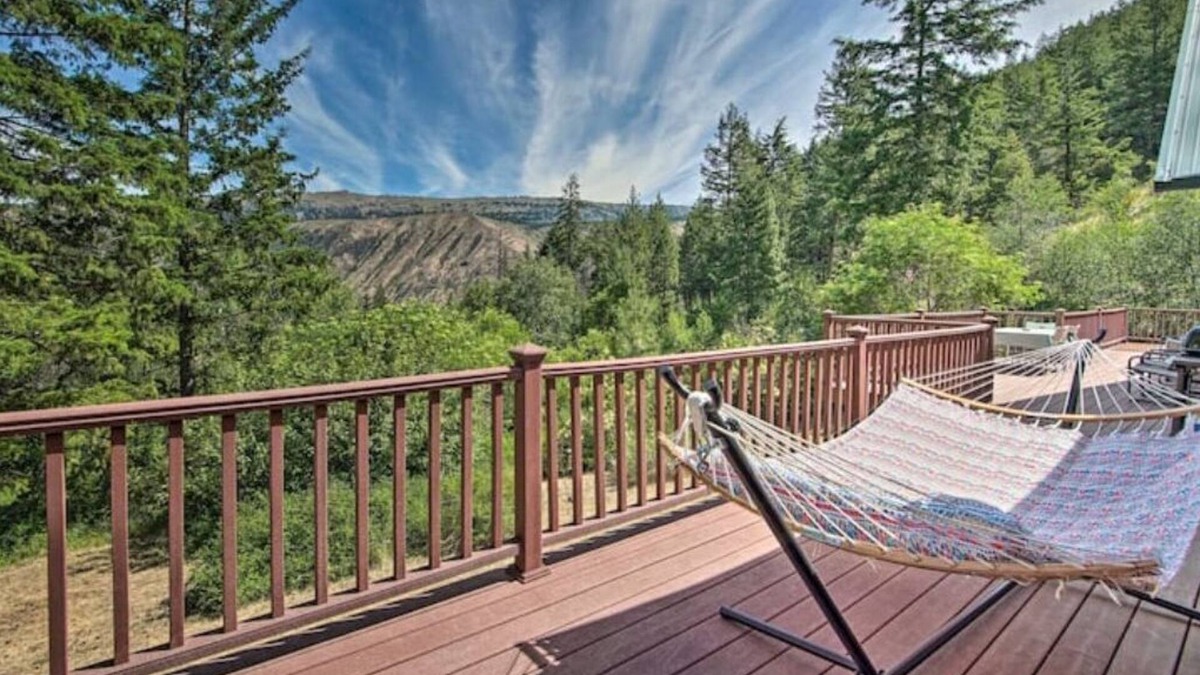 Naches House | Cozy Cabin in the Hills