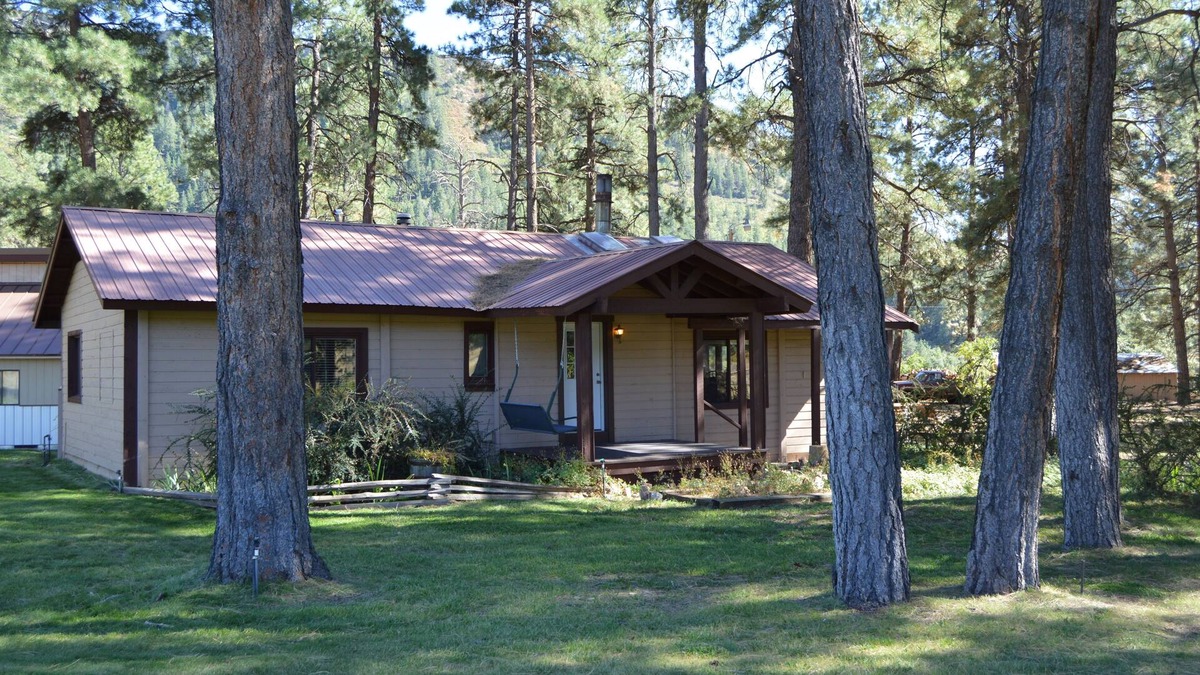 Durango - Purgatory House | Cozy Cabin in the Pines! Beautiful property with lots of space!
