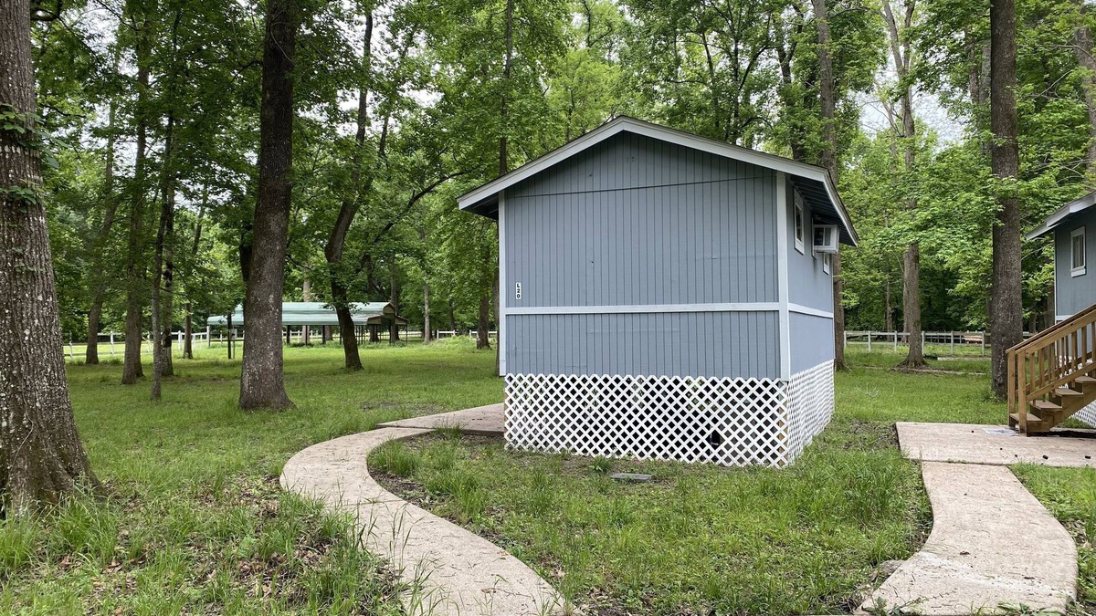 Votaw Apartment | Cozy cabin in the woods! L20