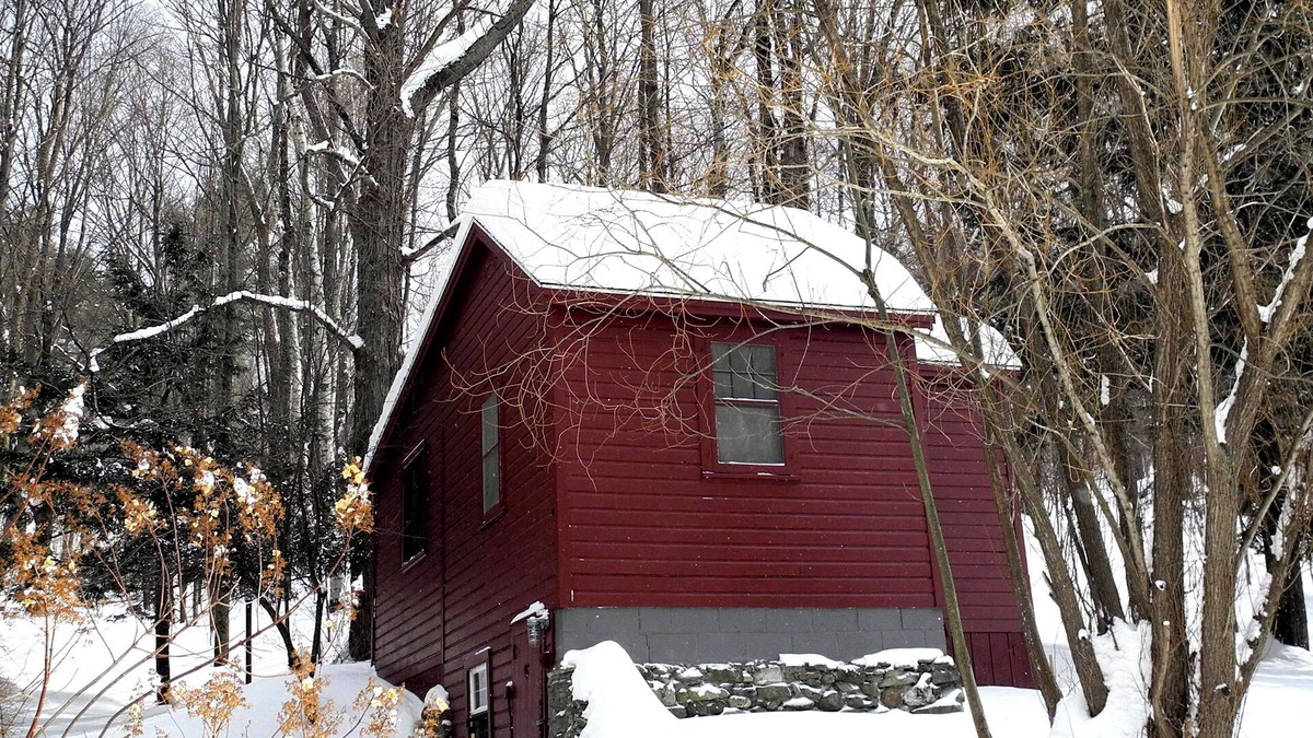 Canaan Cabin | Cozy cabin in tranquil Canaan NY with WiFi, AC