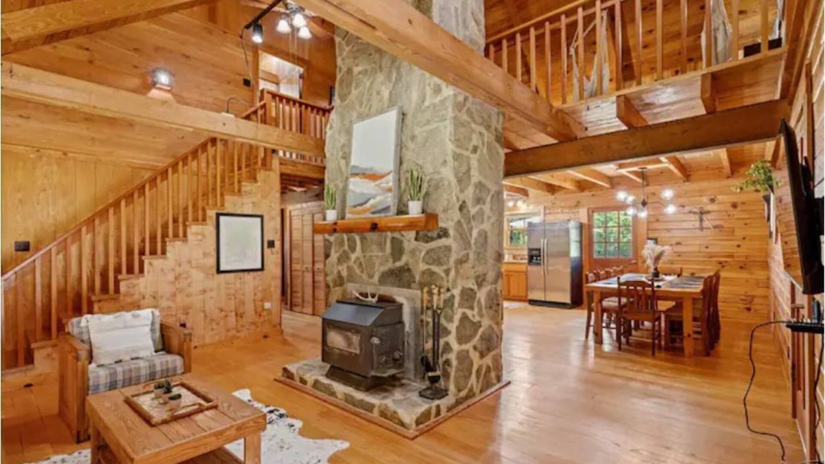 Ampthill Cabin | Cozy Cabin @James River; Live/Work/Play Experience