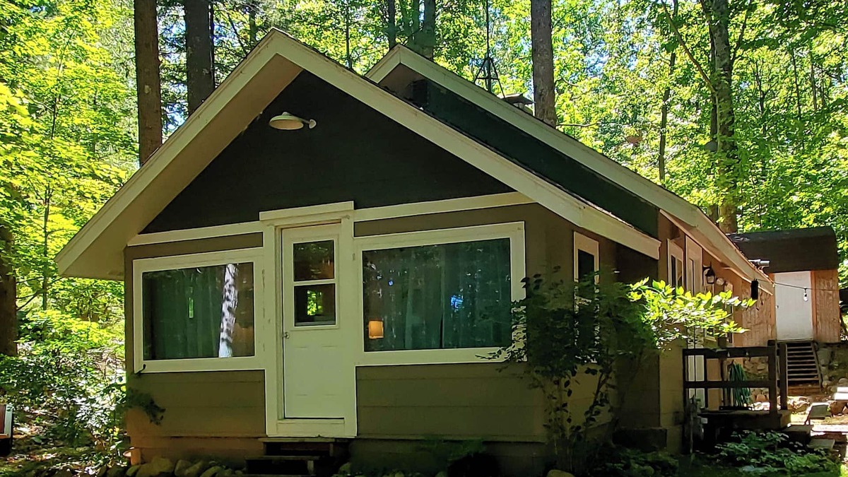 Elcho Cabin | Cozy cabin just steps away from Upper Post Lake. Pet friendly with a small fee!