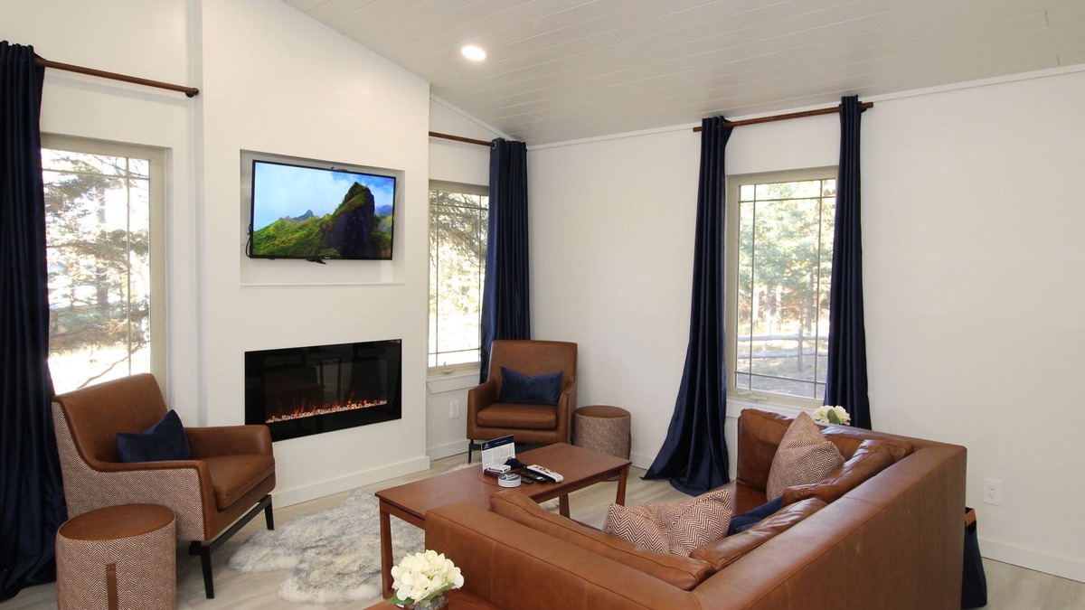 Angel Fire Cabin | Cozy cabin, king bed, fire pit, A/C, remodeled