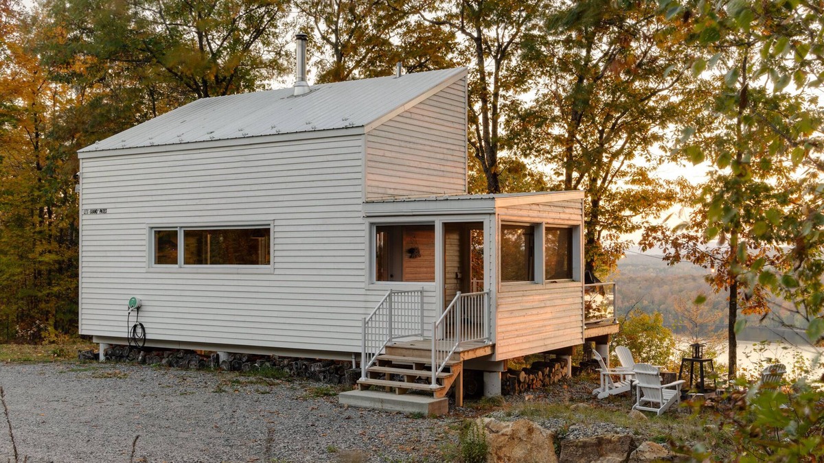 Saint-Aime-du-Lac-des-Iles Cabin | Cozy cabin - lake view