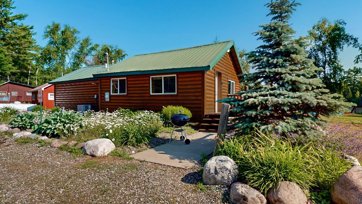 Mercer Cabin | Cozy Cabin located on the Turtle Flambeau Flowage, great for all seasons!