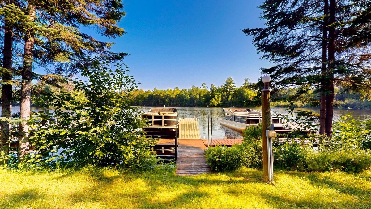 Mercer Cabin | Cozy Cabin located on the Turtle Flambeau Flowage, great for all seasons!