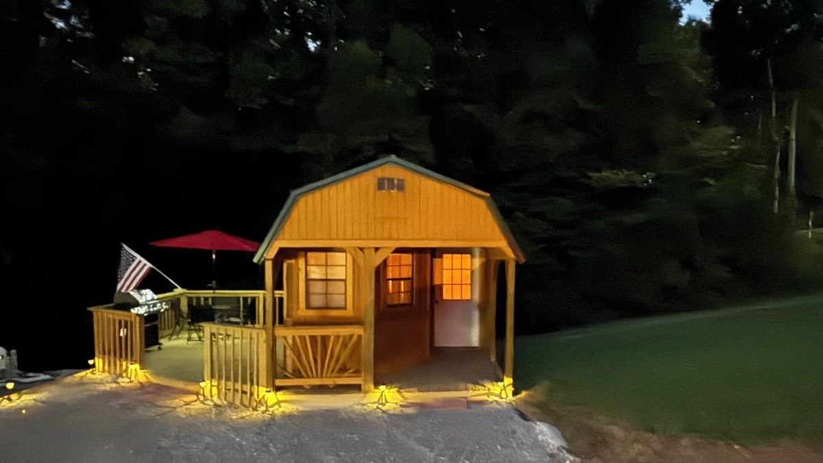 Rocky Top Cabin | Cozy cabin near ATV trails/Norris Lake/Moutain lake Marina in Rocky Top, TN!