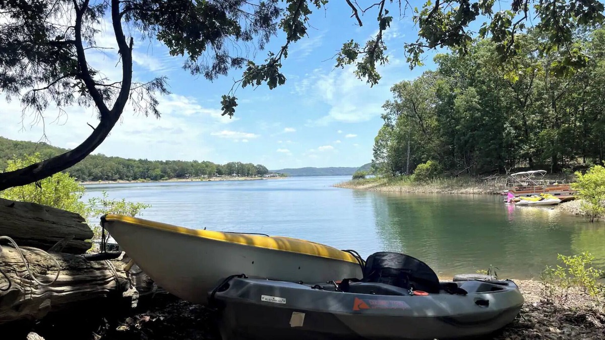 Lost Bridge Village House | Cozy Cabin on Beautiful Beaver Lake