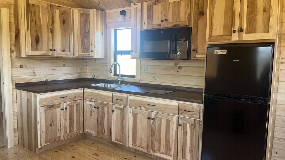 Waterloo Cabin | Cozy Cabin on the Canal