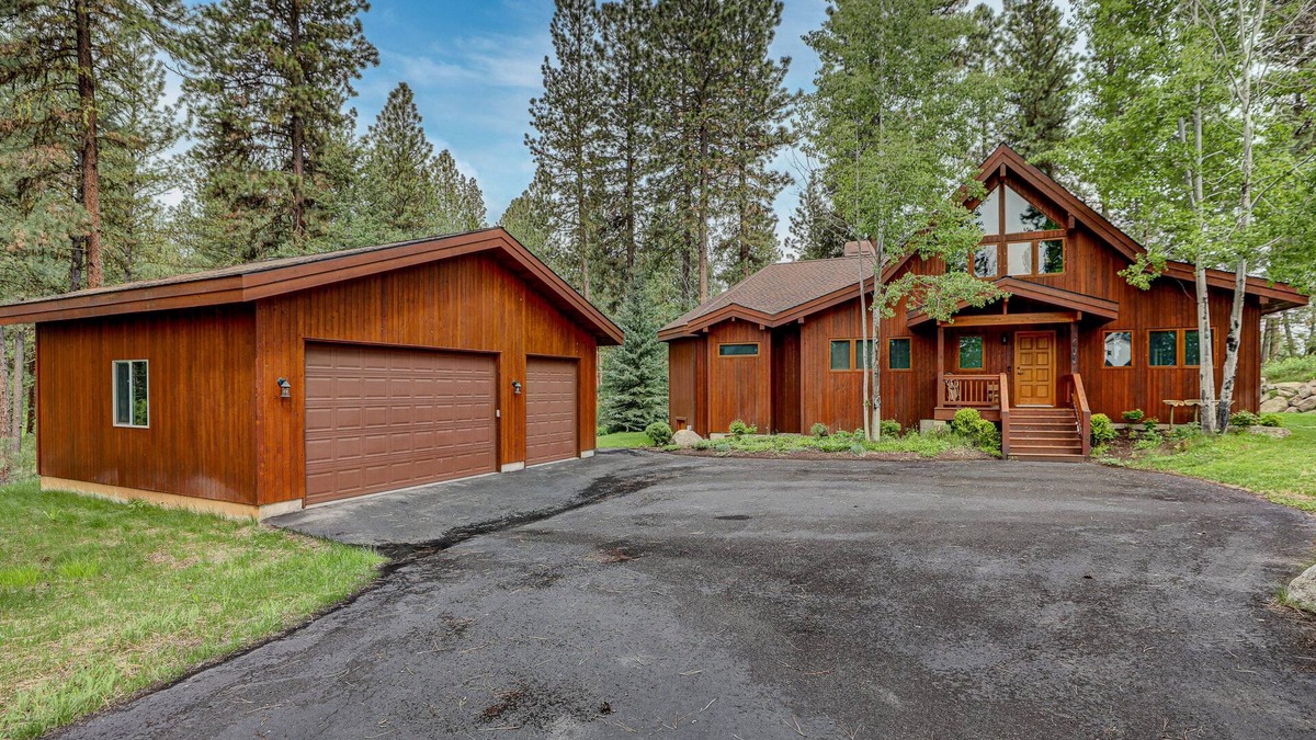 New Meadows Cabin | Cozy cabin on the GOLF course in New Meadows Idaho~in the heart of recreation
