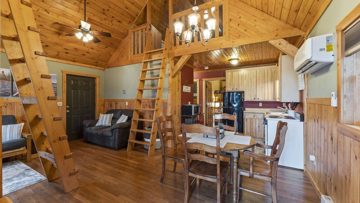 Hayward Cabin | Cozy cabin on the water and still close to everything!