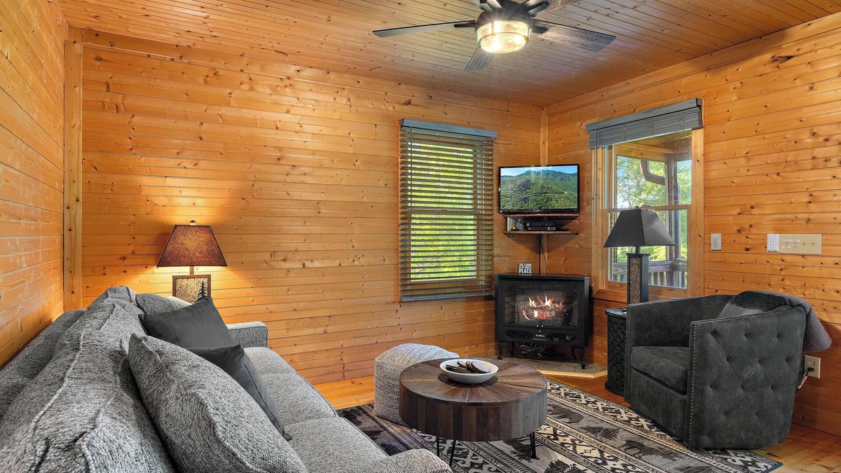 Purlear Cabin | Cozy Cabin Private Mountain