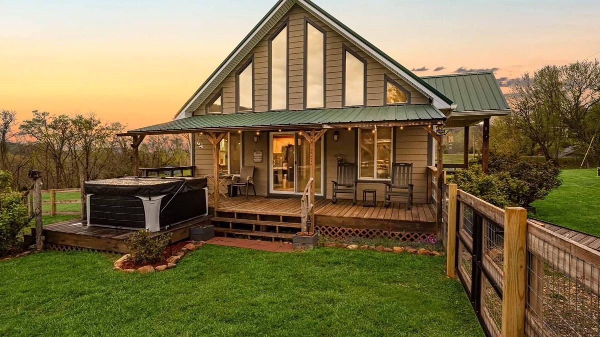 Newport Cabin | Cozy cabin retreat w/hot tub and fenced yard. Pet-Friendly!