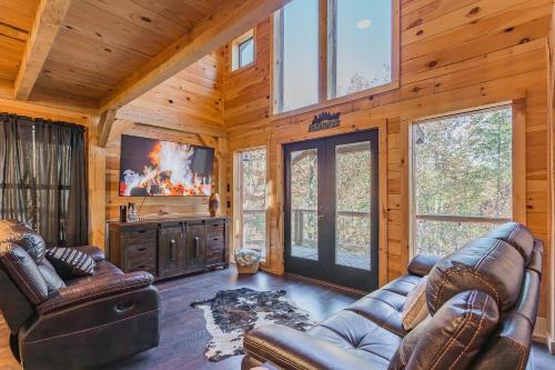 Trenton House | Cozy Cabin Retreat w/Hot Tub & Nature Views