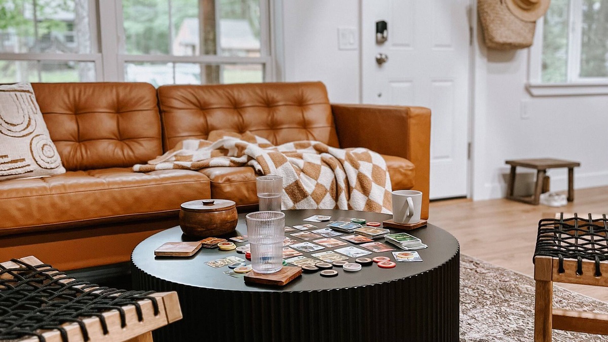 Greentown Cabin | Cozy Cabin Retreat w/hot tub and sauna! 3 minutes from Promised Land State Park!