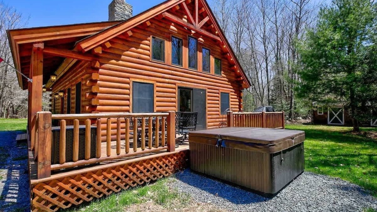 Jewett House | Cozy Cabin Retreat with Hot Tub & Fire Pit