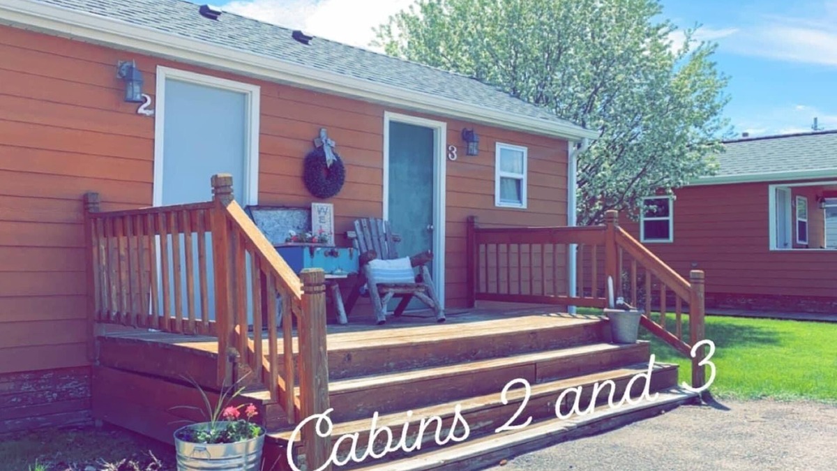 Napoleon Cabin | Cozy cabin. Sleeps 2-4. Includes kitchenette, Wi-Fi and an outdoor space.