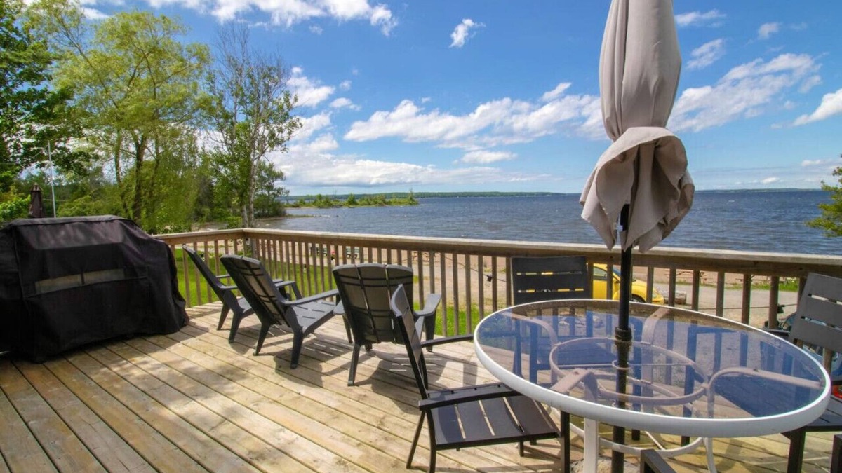 Tay Cabin | Cozy Cabin-Stunning Sandy Beach!