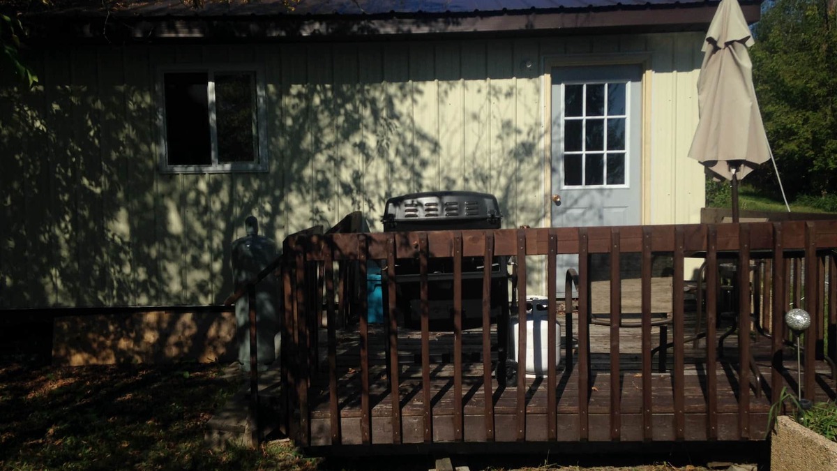 Northern Ontario Cabin | cozy cabin surrouned by mature trees on wabigoon lake