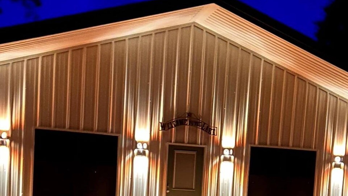 Palo Pinto Cabin | Cozy cabin that sleeps 6 with AC and WiFi on beautiful Palo Pinto lake.