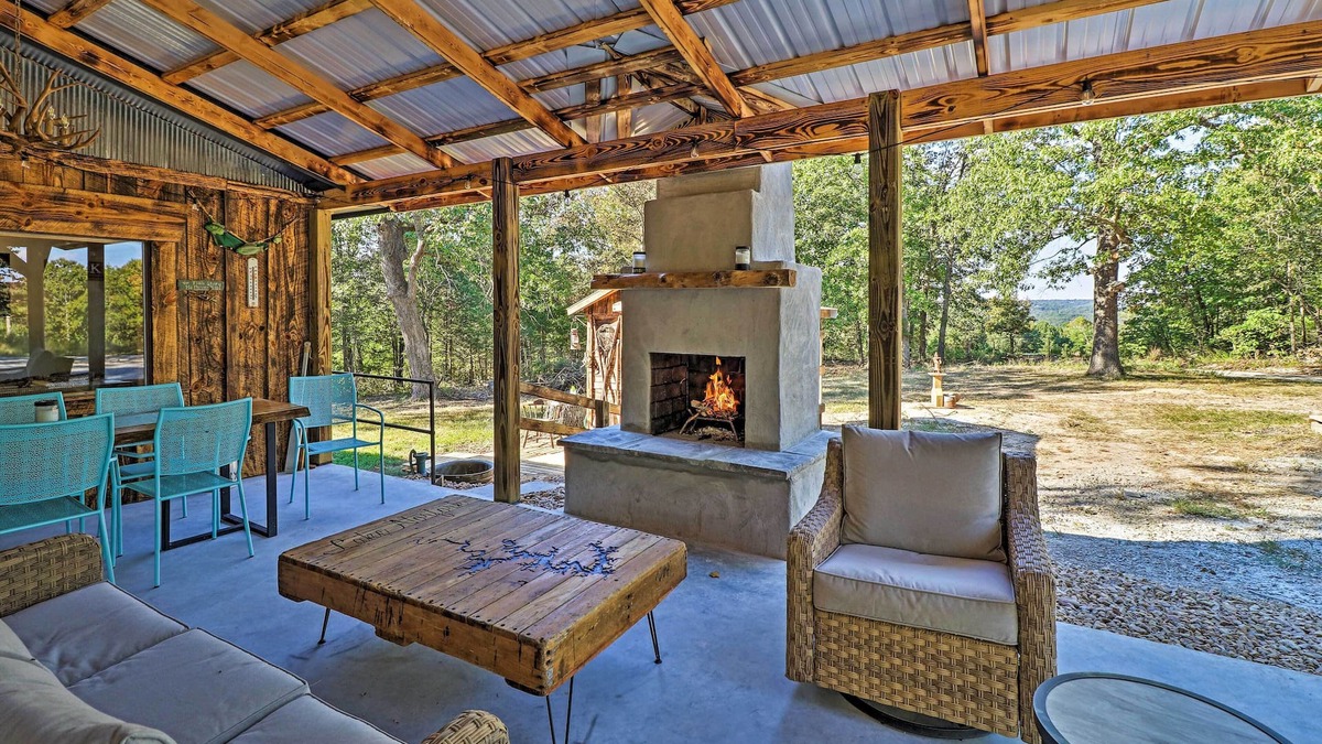 Elizabeth Cabin | Cozy Cabin w/Backyard Oasis: 11 Mi to Marina